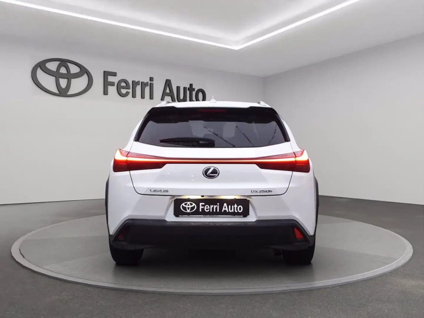 Lexus UX 250h 2.0 premium 4wd cvt Bianco - 2