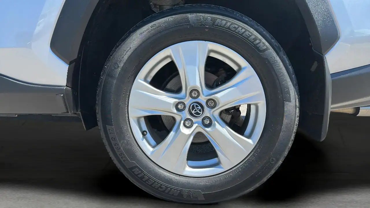 Toyota RAV 4 снимка Toyota RAV 4