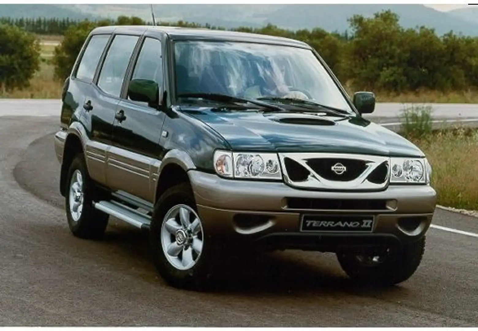 Nissan Terrano 2.7 TD Comfort Verde - 1