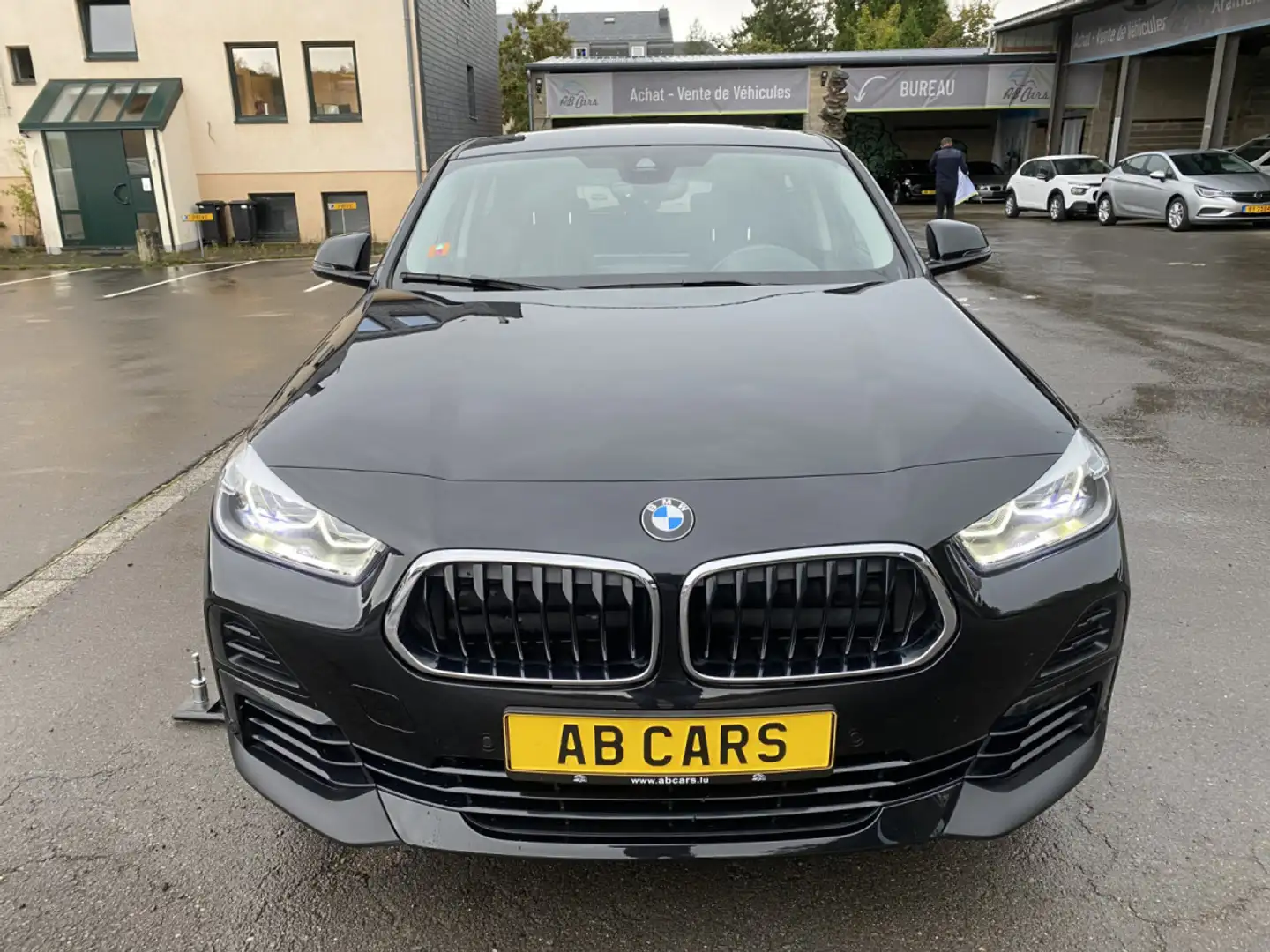 BMW X2 16dA SDrive LED NAVI CUIR Camera Head-Up Pano Noir - 2
