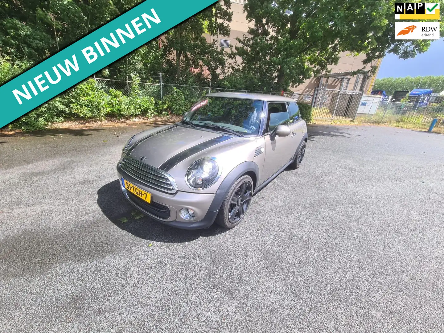 MINI One Mini 1.6 Red Hot NETTE AUTO RIJDT EN SCHAKELT GOED Grijs - 1