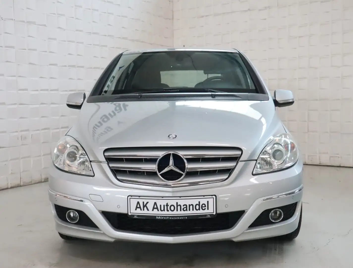 Mercedes-Benz B 180 CDI Automatik SHZ Klima PDC Tempomat Silber - 2