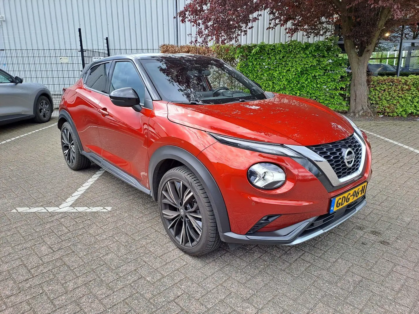 Nissan Juke 1.0 DIG-T N-Design | NAVIGATIE | CAMERA | TREKHAAK Rood - 2