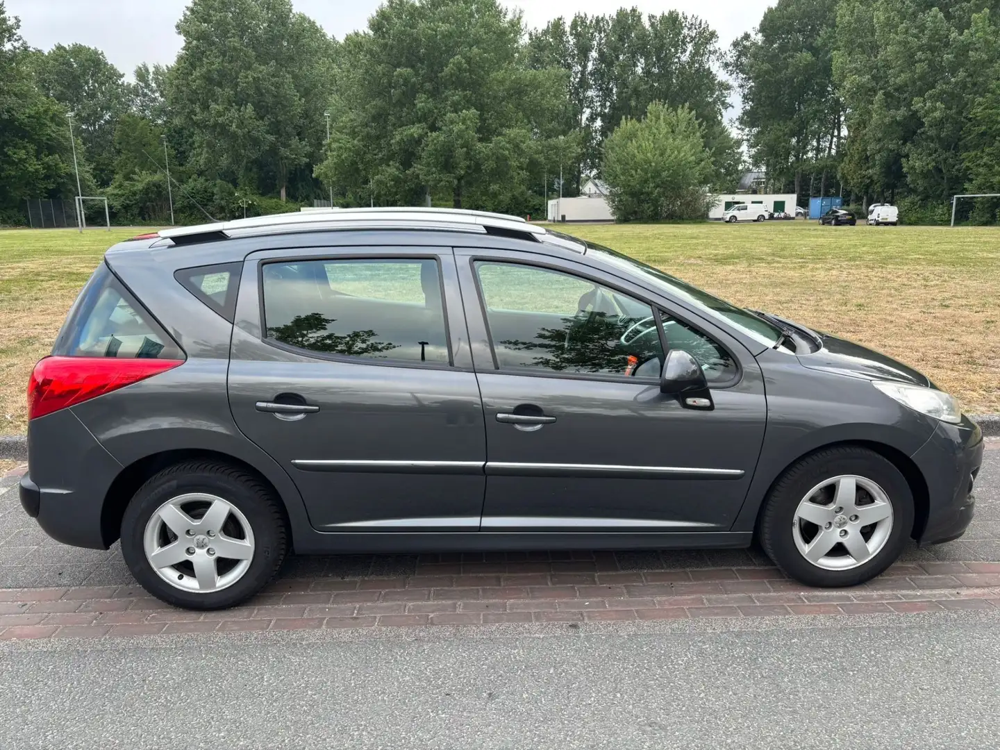 Peugeot 207 1.4 VTi Style Grijs - 1