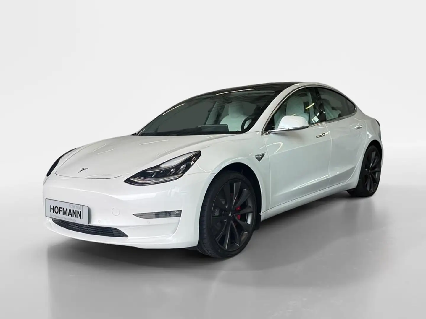 Tesla Model 3 Performance Weiß - 1