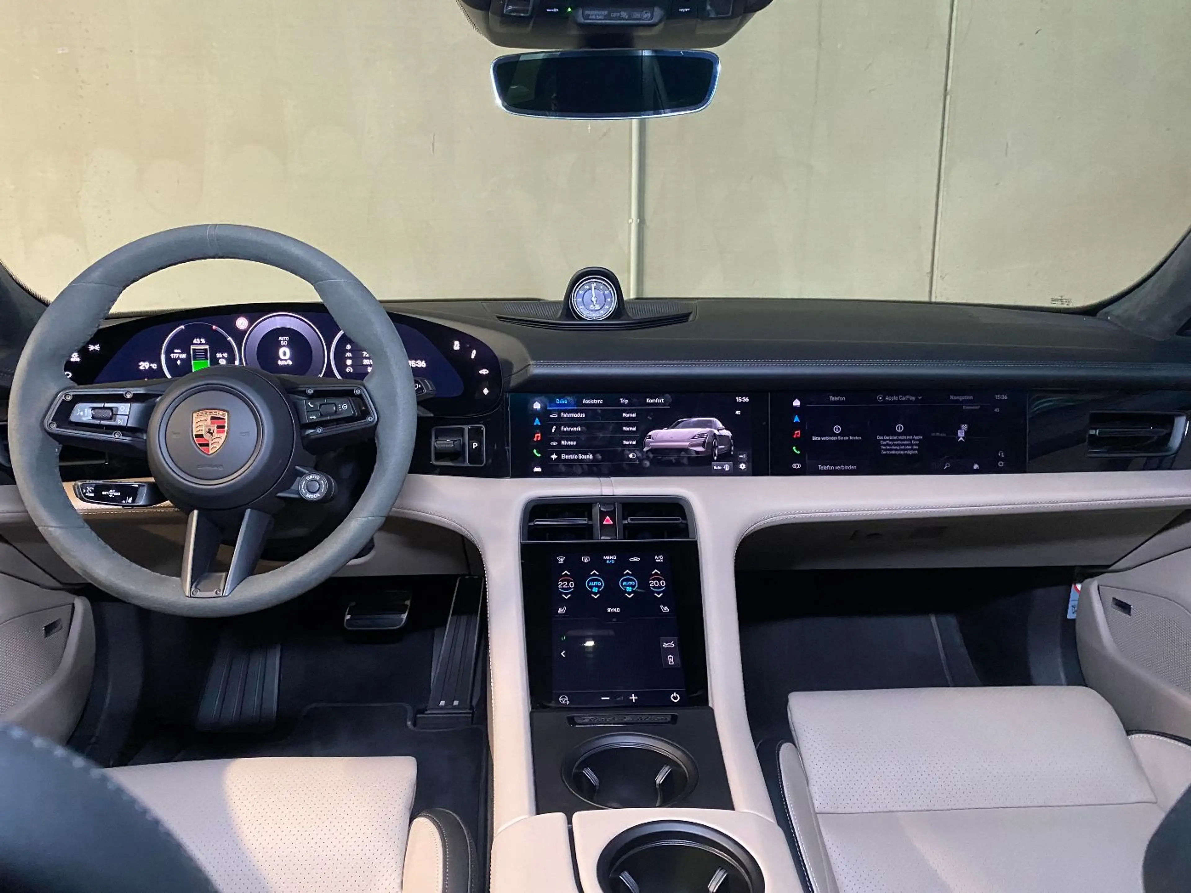 Porsche Taycan 4S Sport Turismo Black Edition — photo 14