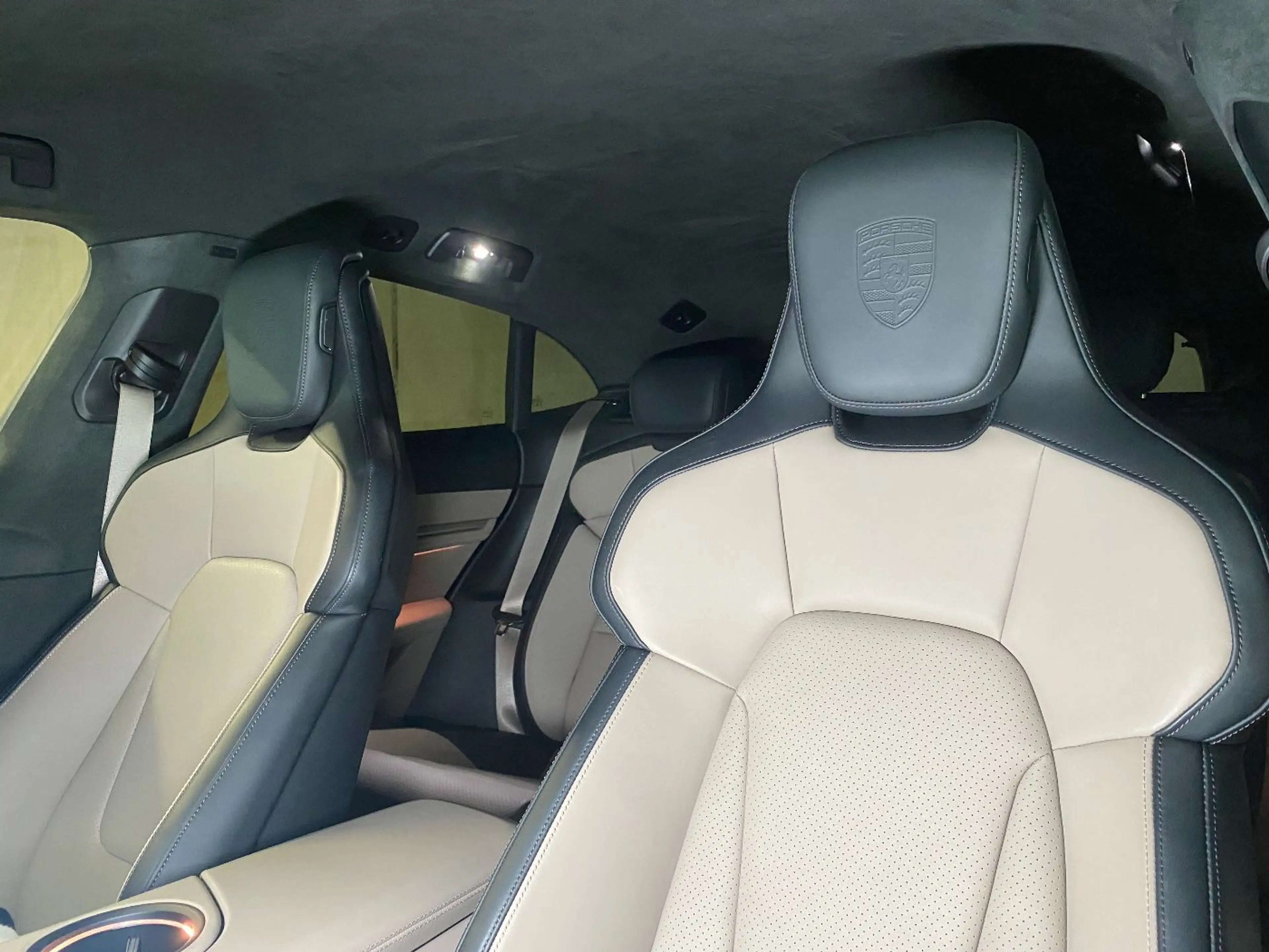 Porsche Taycan 4S Sport Turismo Black Edition — photo 12