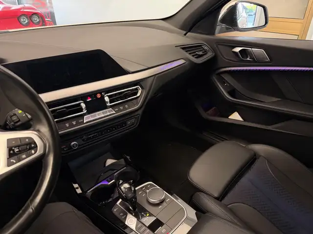BMW 1 Series view 6