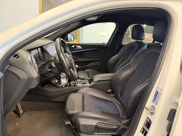 BMW 1 Series view 7
