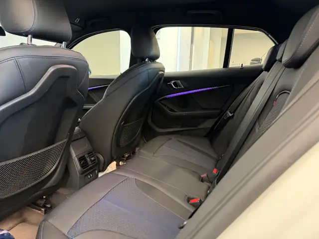 BMW 1 Series view 11