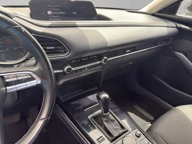 Mazda CX-30 view 12