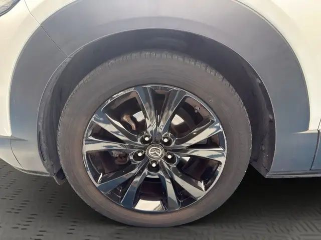 Mazda CX-30 view 9