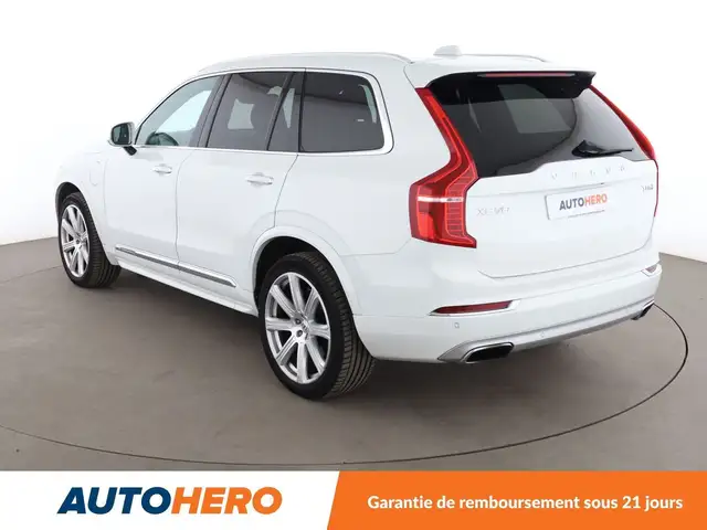 Volvo XC90 view 4
