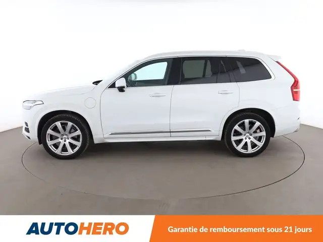 Volvo XC90 view 3