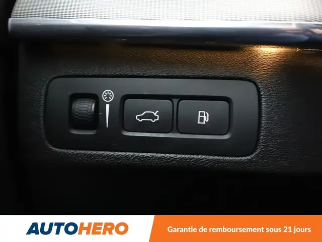 Volvo XC90 view 26
