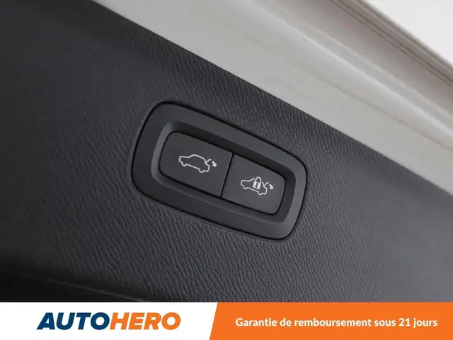 Volvo XC90 view 28