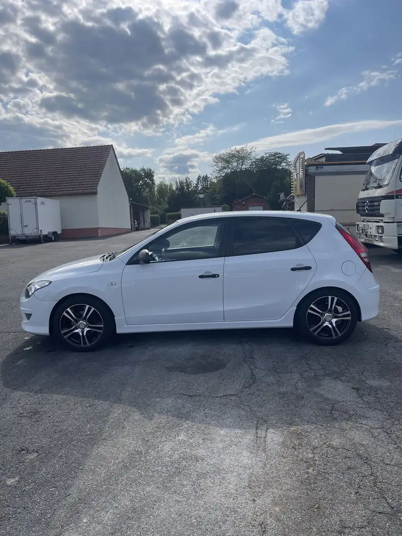 Hyundai i30 FD 1.4 Edition Plus - Gepflegt/zuverlässig Weiß - 2