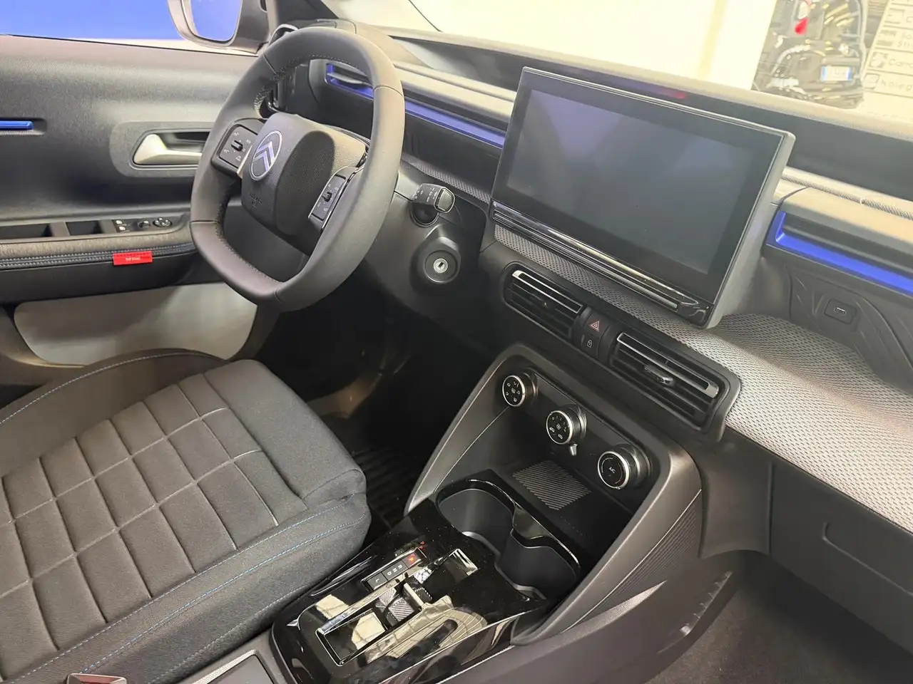 Citroen C3 C3 IV 2024 1.2 hybrid Plus 110cv edcs6 18