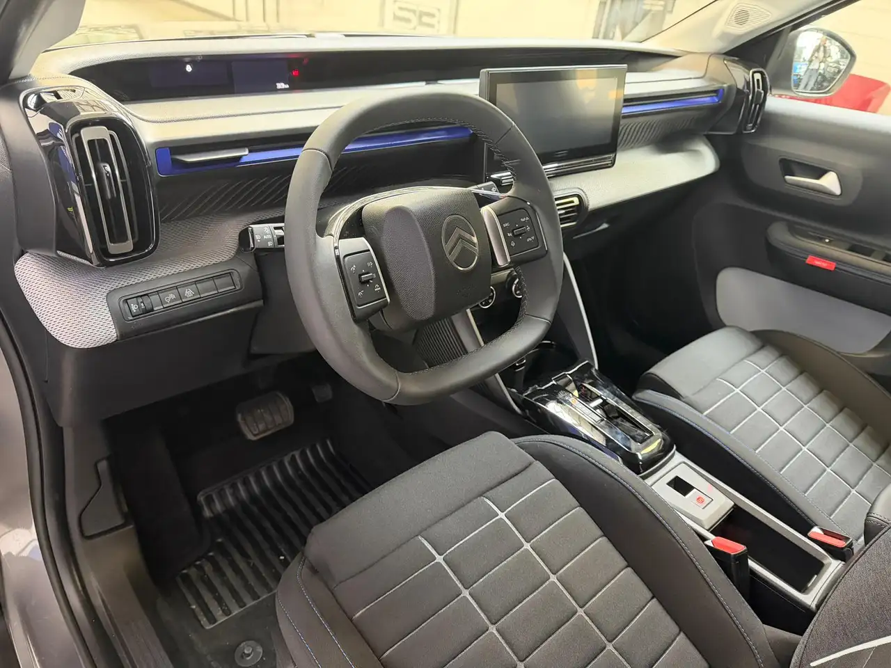 Citroen C3 C3 IV 2024 1.2 hybrid Plus 110cv edcs6 22