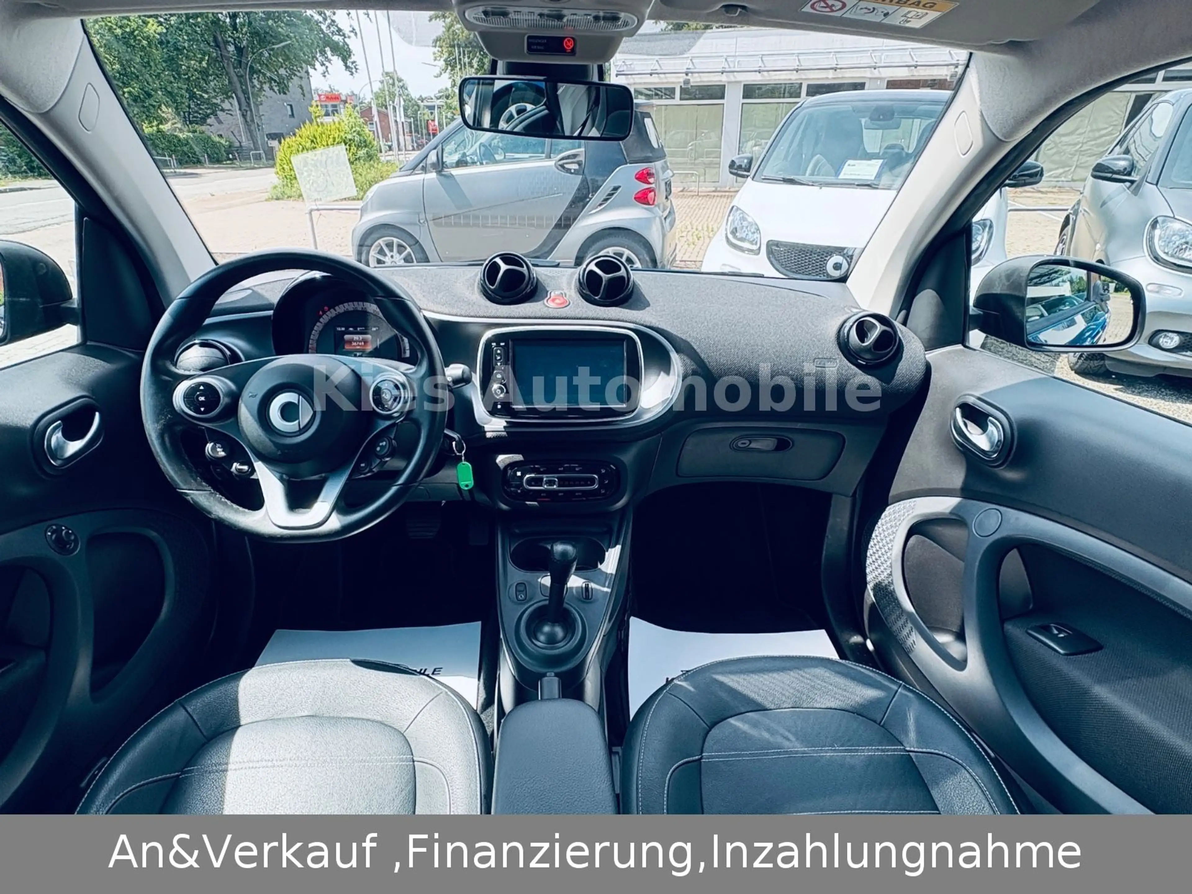smart forTwo Prime 90Ps AUTOM/CARPLAY/PANO/LEDER/SITZH — photo 12