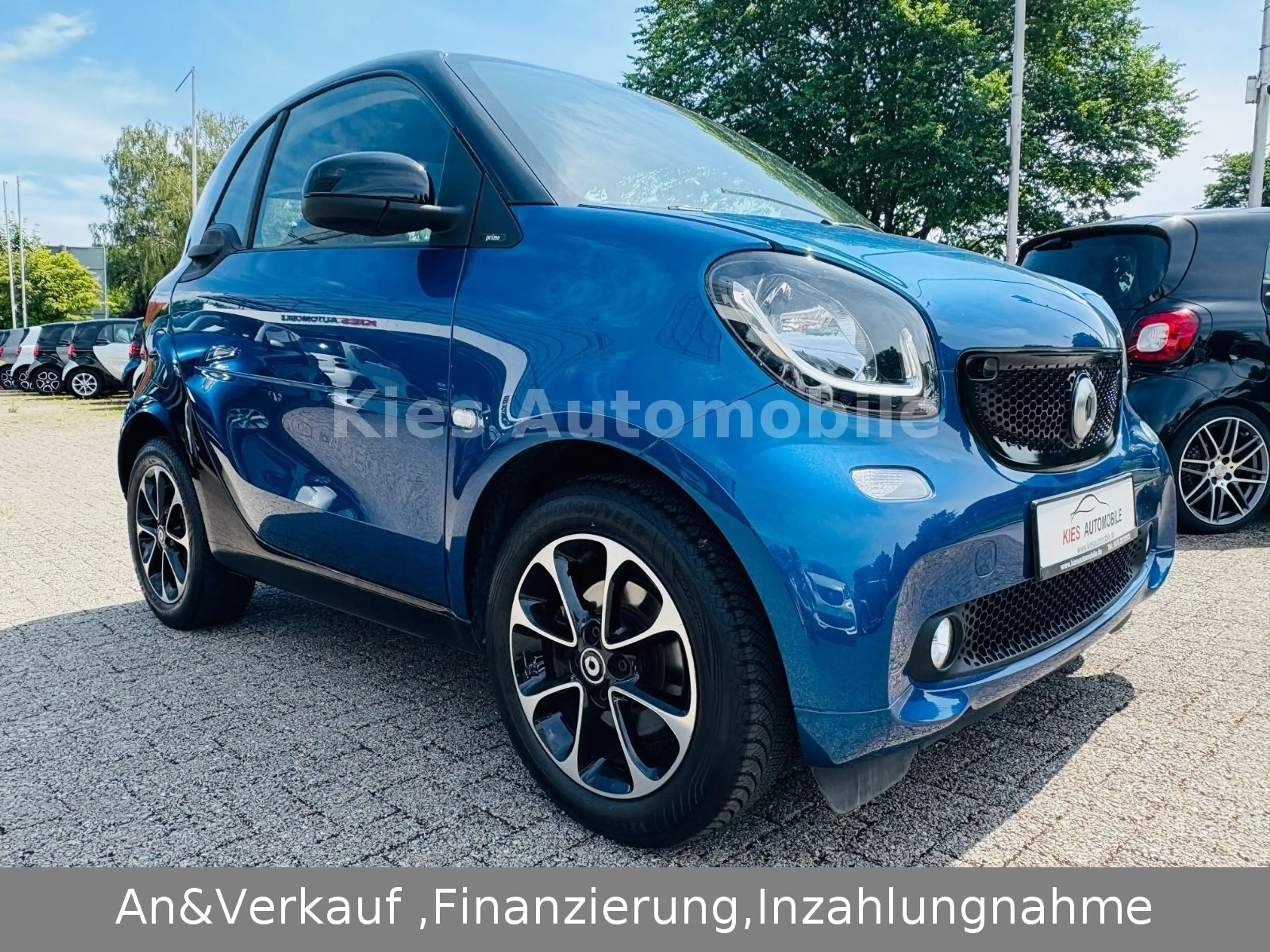 smart forTwo Prime 90Ps AUTOM/CARPLAY/PANO/LEDER/SITZH — photo 2