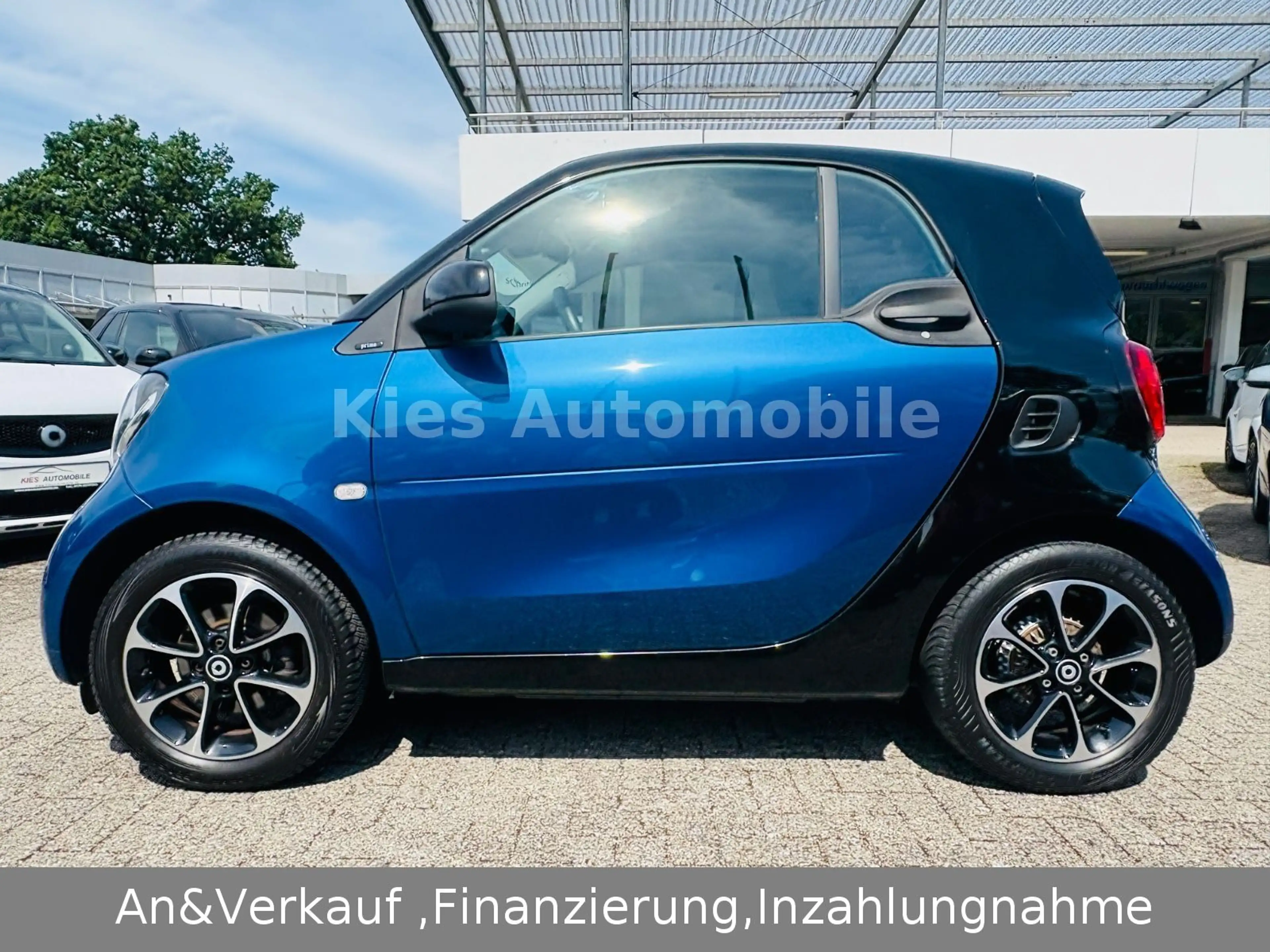 smart forTwo Prime 90Ps AUTOM/CARPLAY/PANO/LEDER/SITZH — photo 3