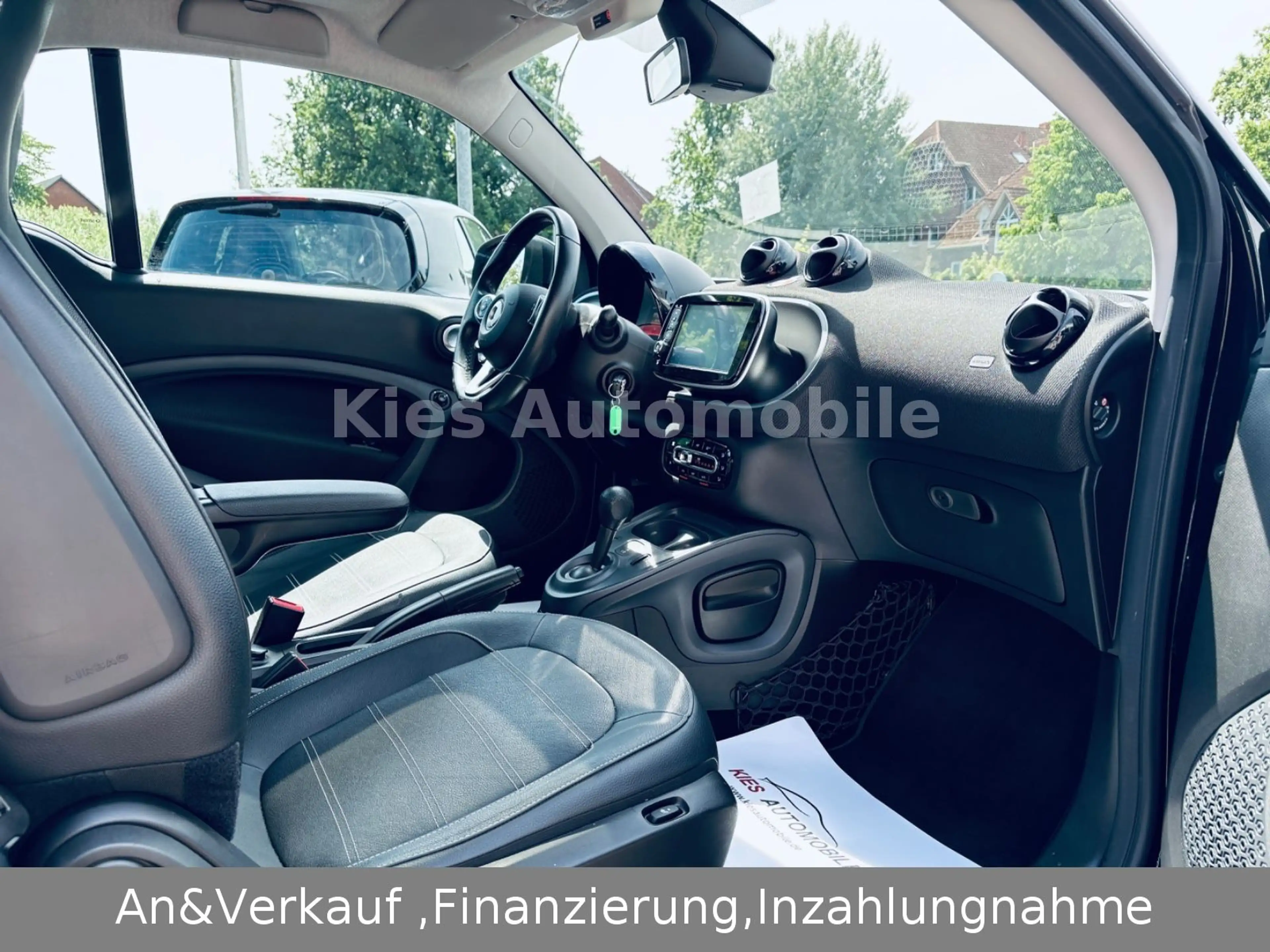 smart forTwo Prime 90Ps AUTOM/CARPLAY/PANO/LEDER/SITZH — photo 13
