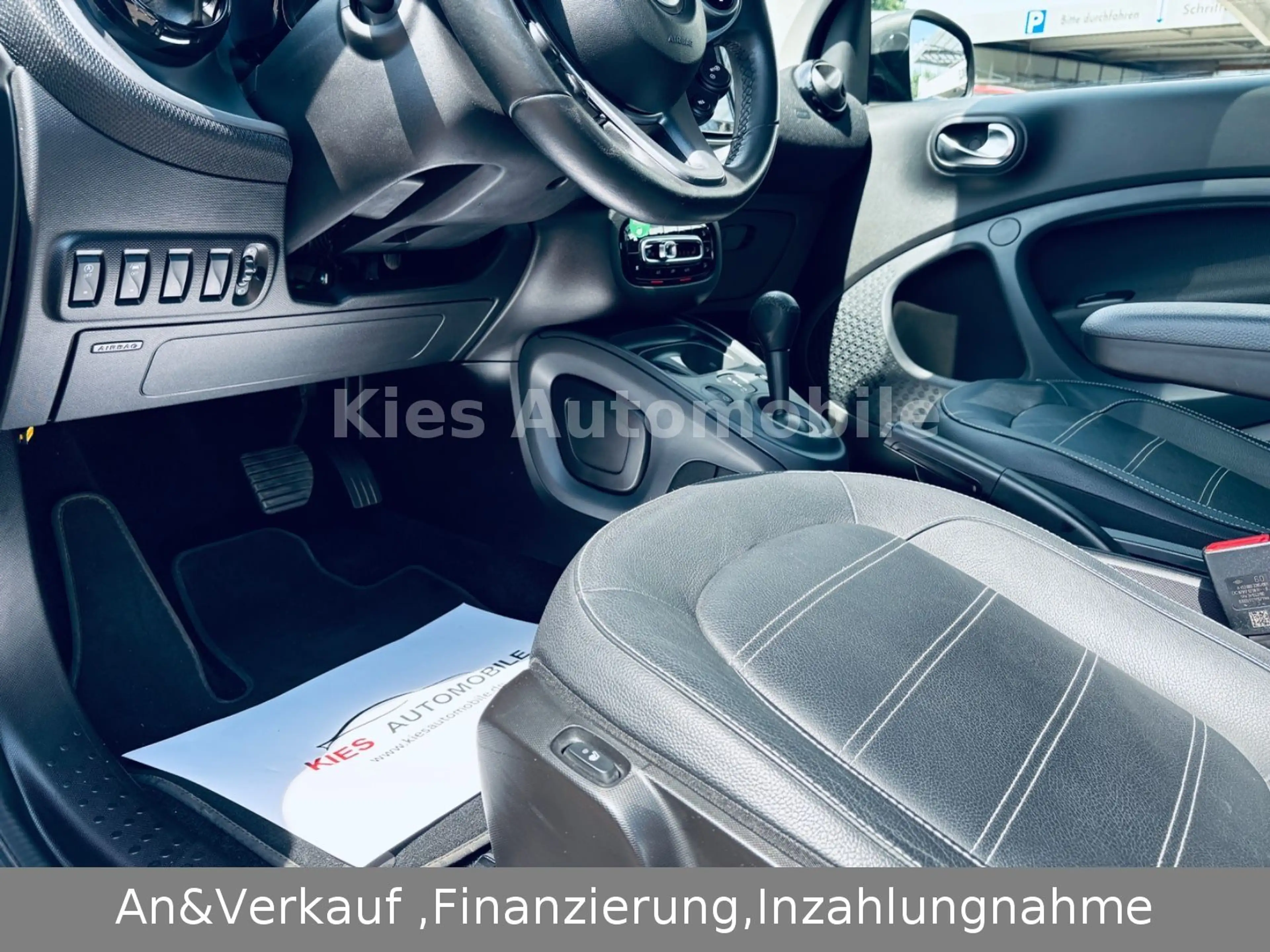 smart forTwo Prime 90Ps AUTOM/CARPLAY/PANO/LEDER/SITZH — photo 15