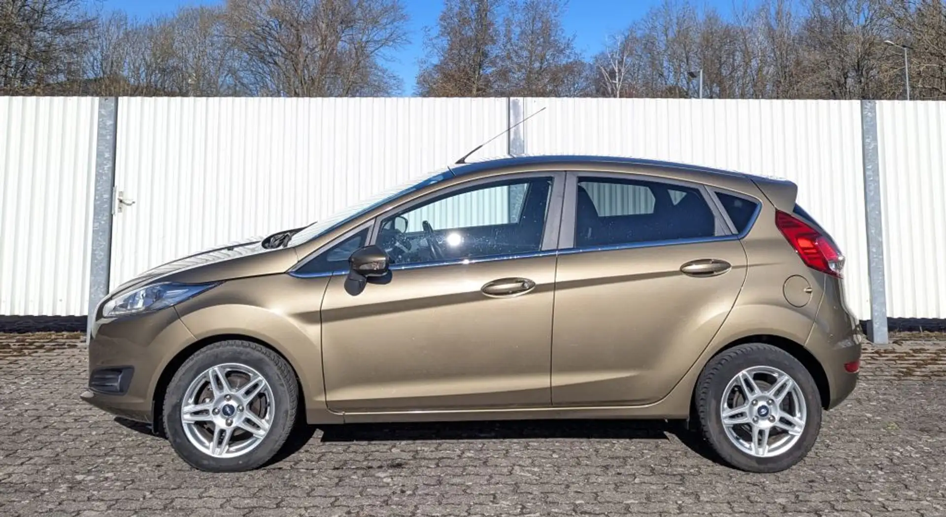Ford Fiesta 1.0l TITANIUM !Zahnriemen+Inspektion NEU! Klima+SH Braun - 2