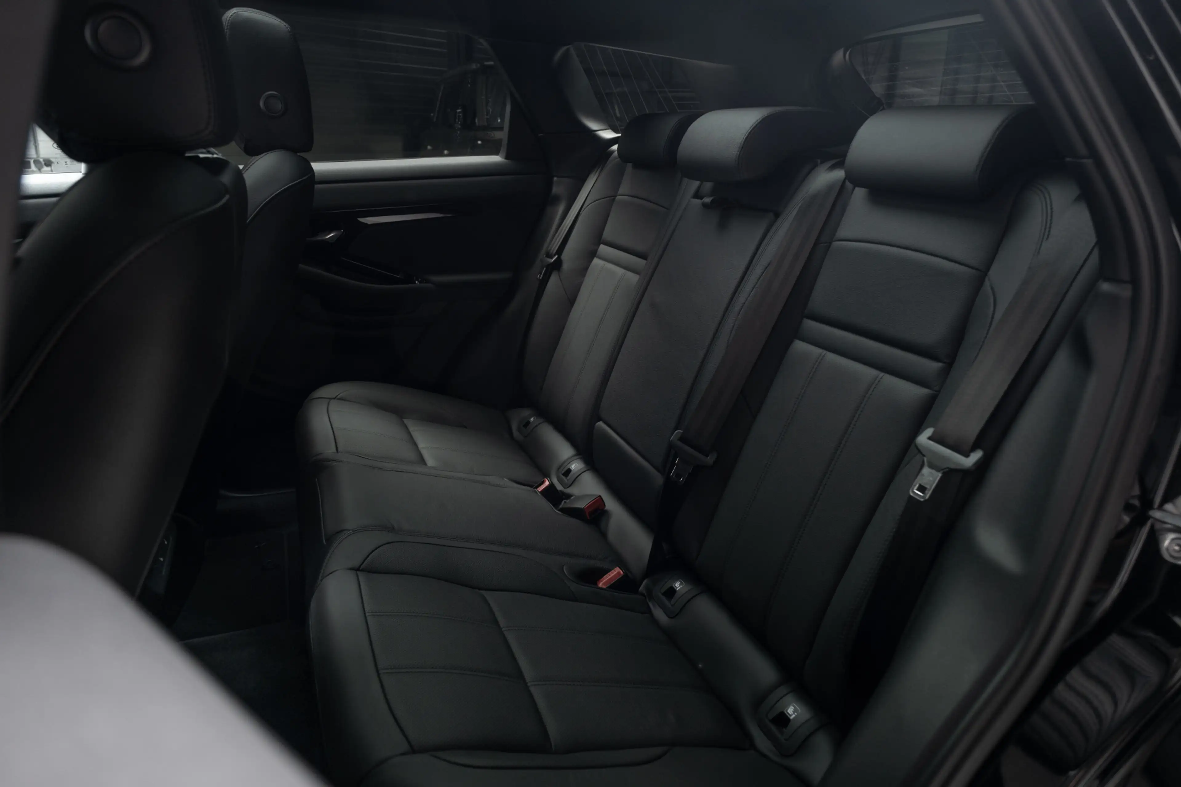 Land Rover Range Rover Evoque 1.5 P270e PHEV AWD Dynamic SE | NP € 82.705,- | Bl — photo 19