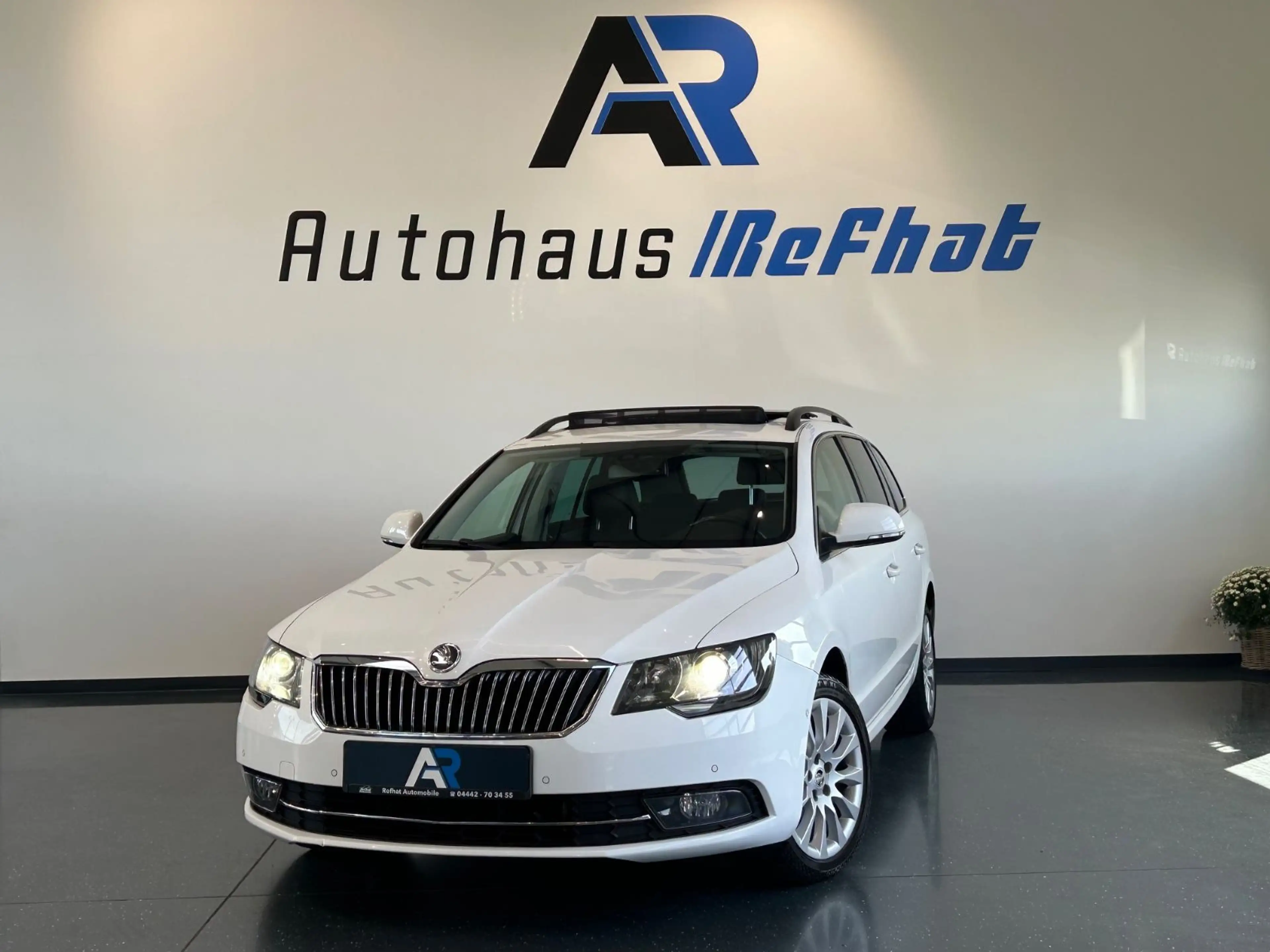 Skoda Superb Combi Exclusive*PDC*PANO*SHZ*MEMORY*