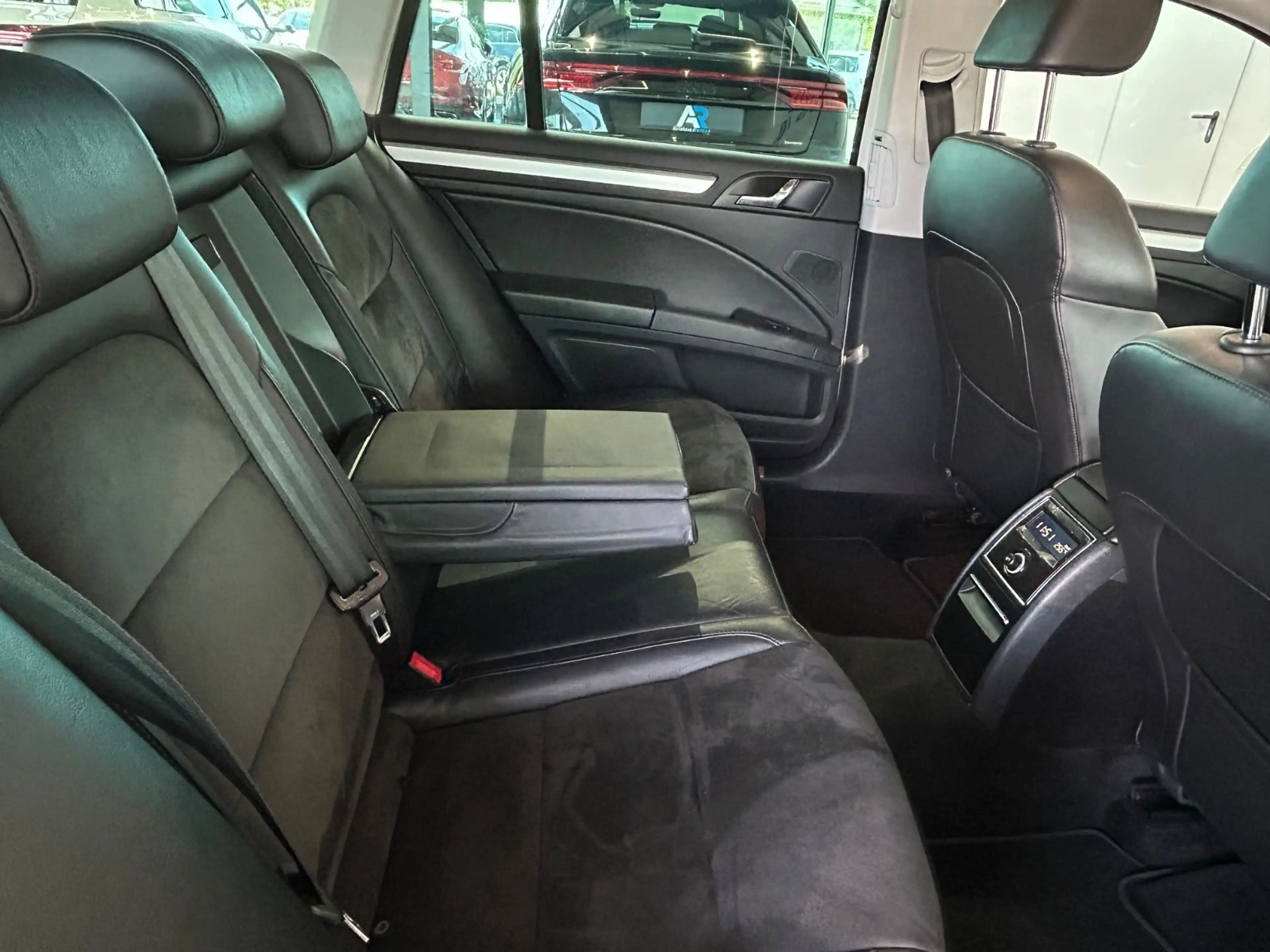 Skoda Superb Combi Exclusive*PDC*PANO*SHZ*MEMORY* — photo 15