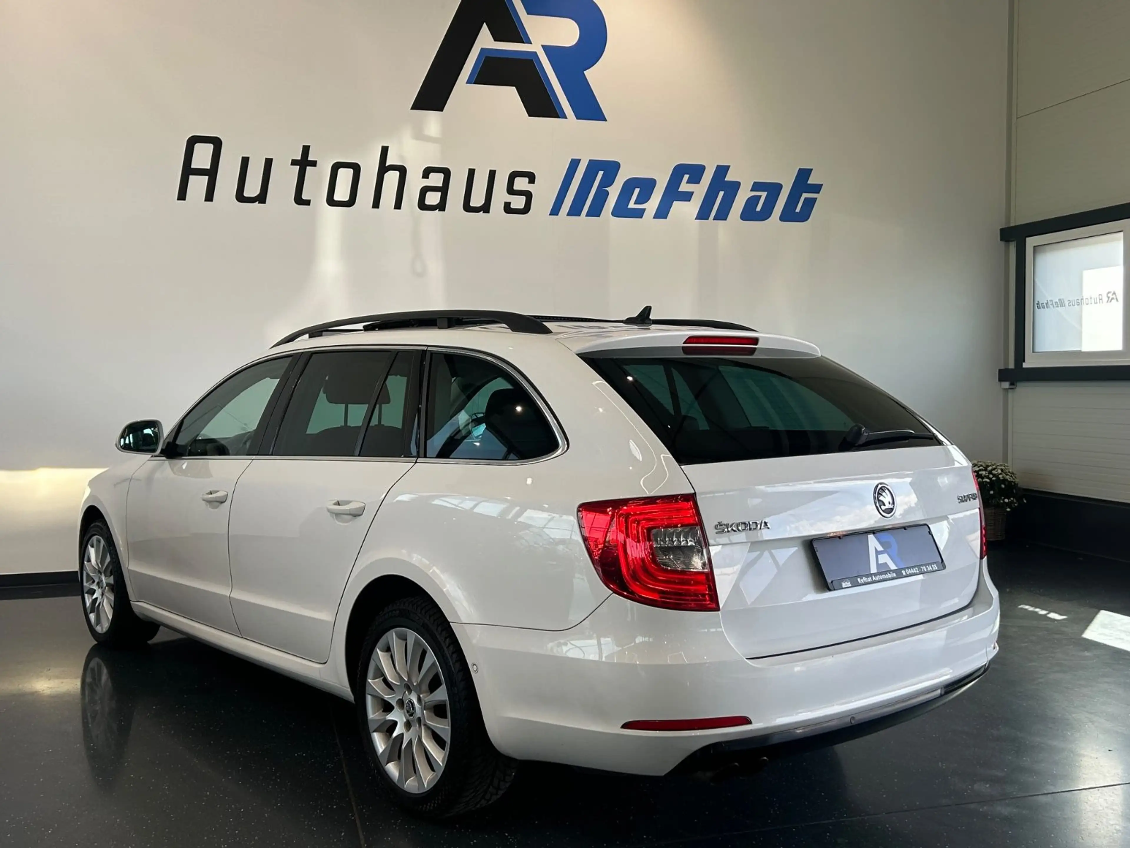 Skoda Superb Combi Exclusive*PDC*PANO*SHZ*MEMORY* — photo 9