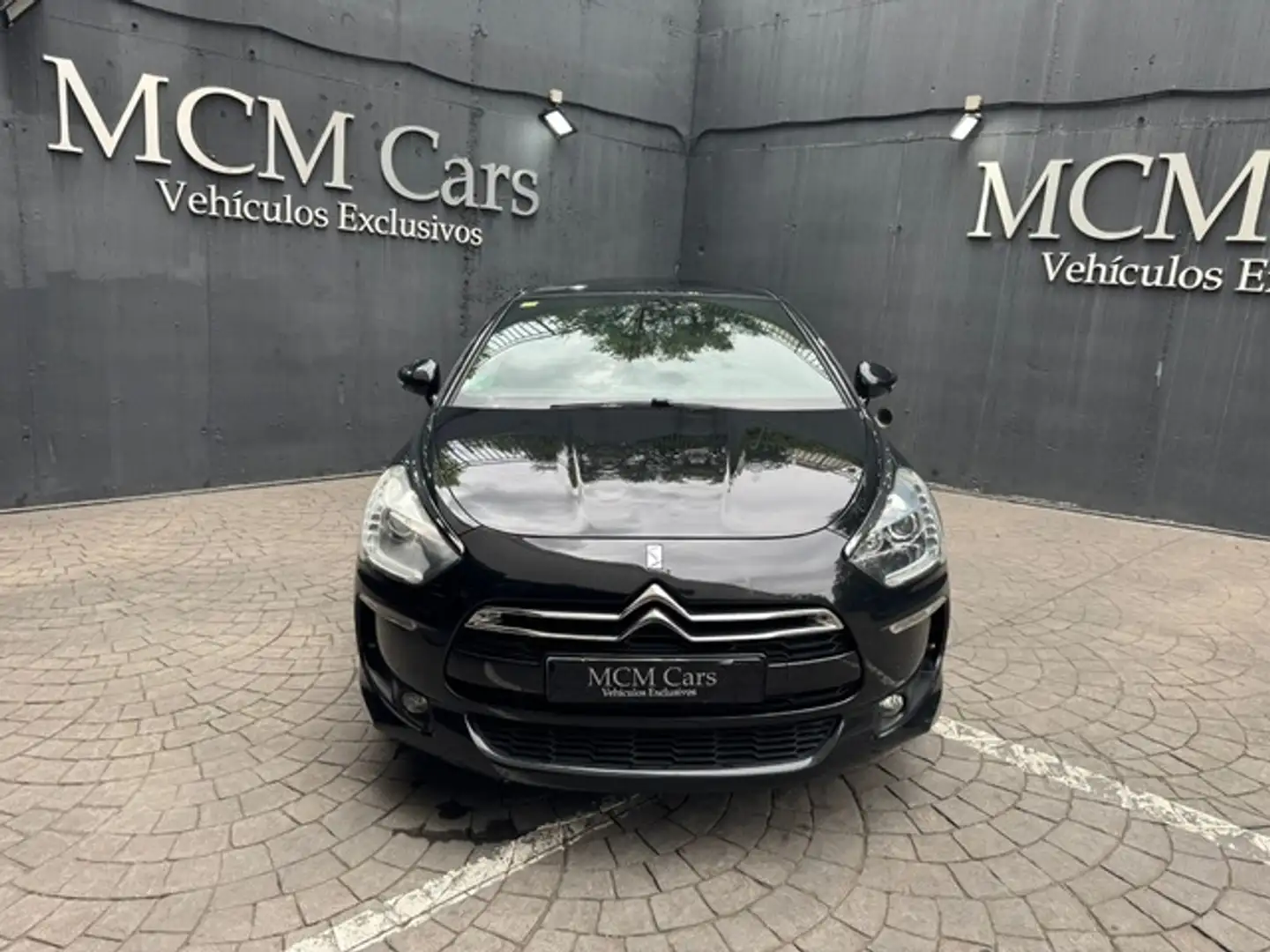 Citroen DS5 1.6 THP Style Aut. 155 Schwarz - 2