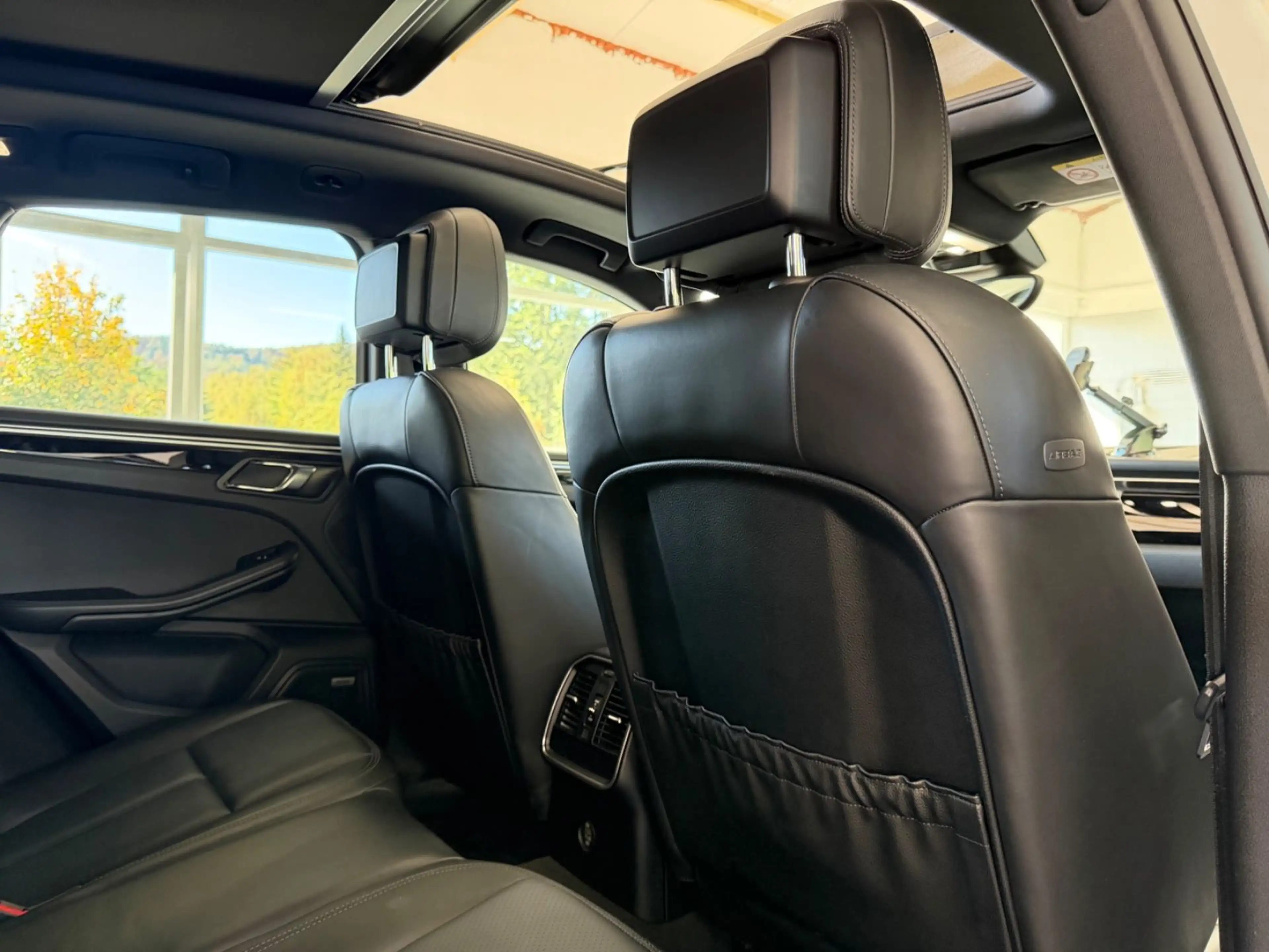 Porsche Macan S| PASM| PANO| LED| SPORT AGA| LUFT| 20" — photo 33