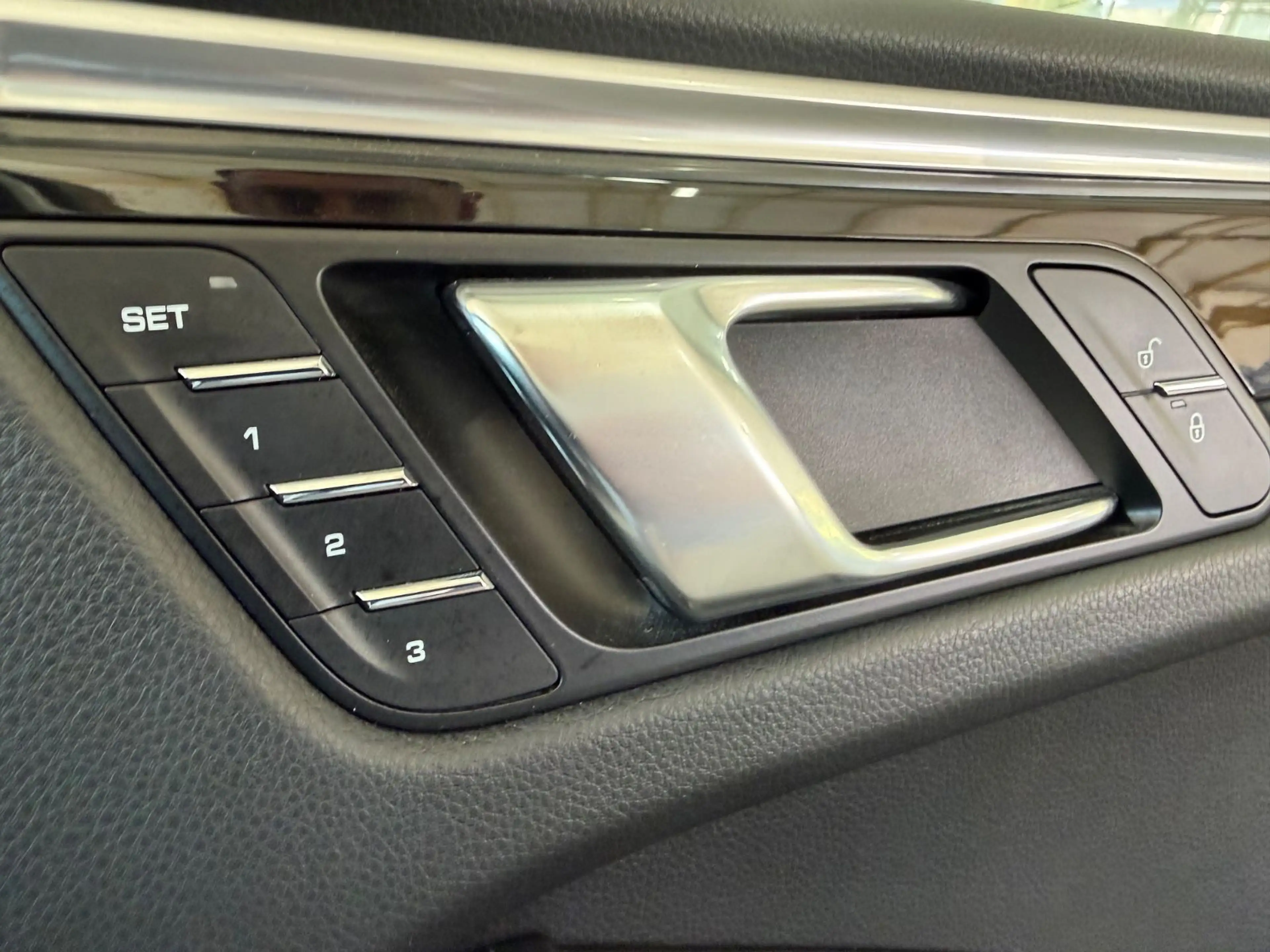 Porsche Macan S| PASM| PANO| LED| SPORT AGA| LUFT| 20" — photo 36
