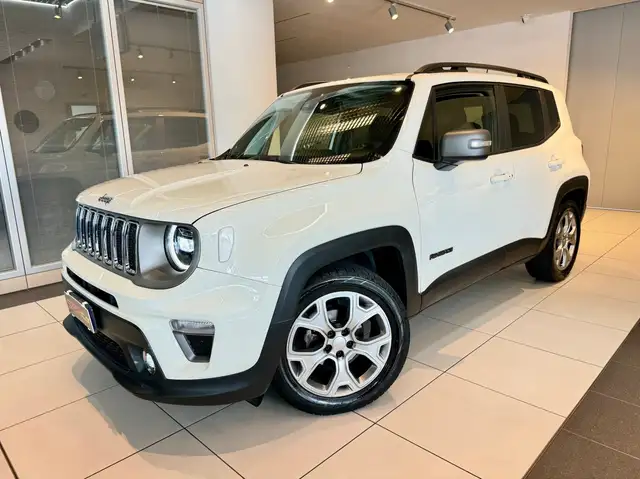 Jeep Renegade view 3