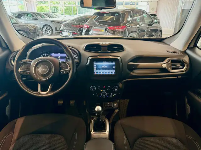 Jeep Renegade view 13