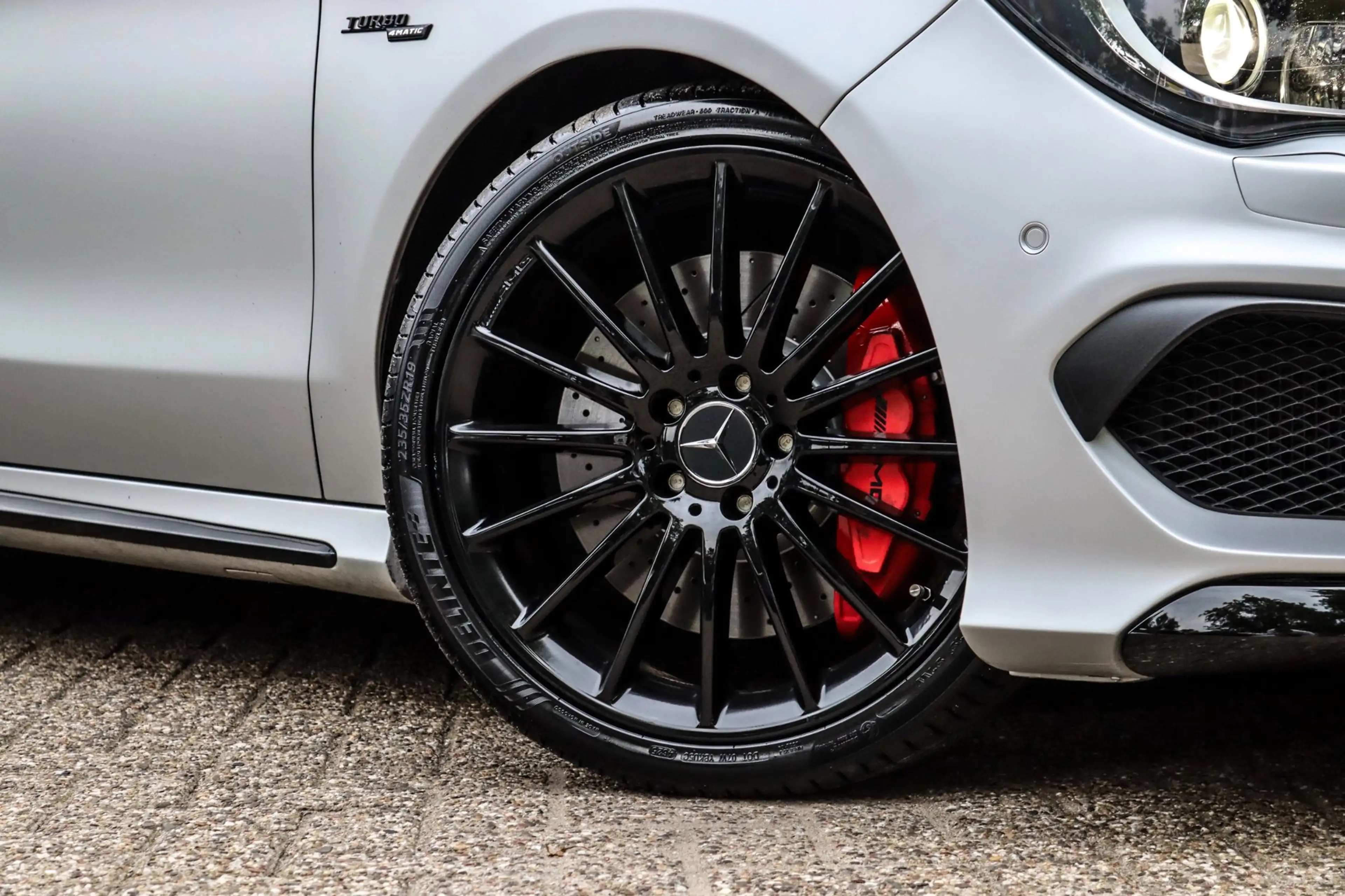 Mercedes-Benz CLA 45 AMG 4MATIC Edition 1 PANO FROZEN — photo 4