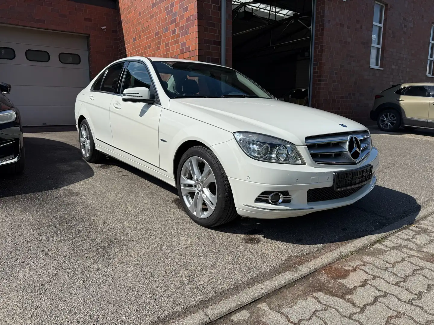 Mercedes-Benz C 180 C 180 CGI Avantgarde Limousine BlueEfficiency Blanco - 1