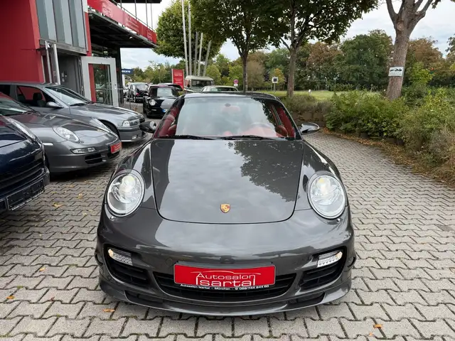 Porsche 911 view 2