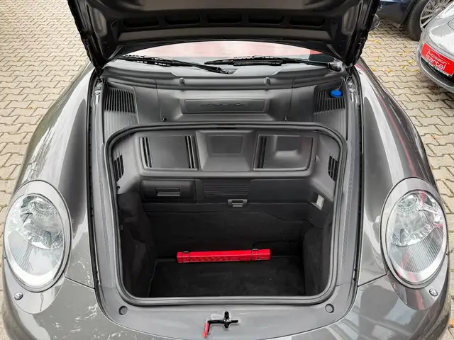 Porsche 911 view 15