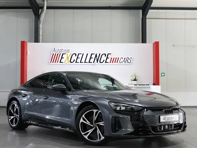 Audi e-tron GT QUATTRO / DAYTONA + BLACK / PANORAMA /