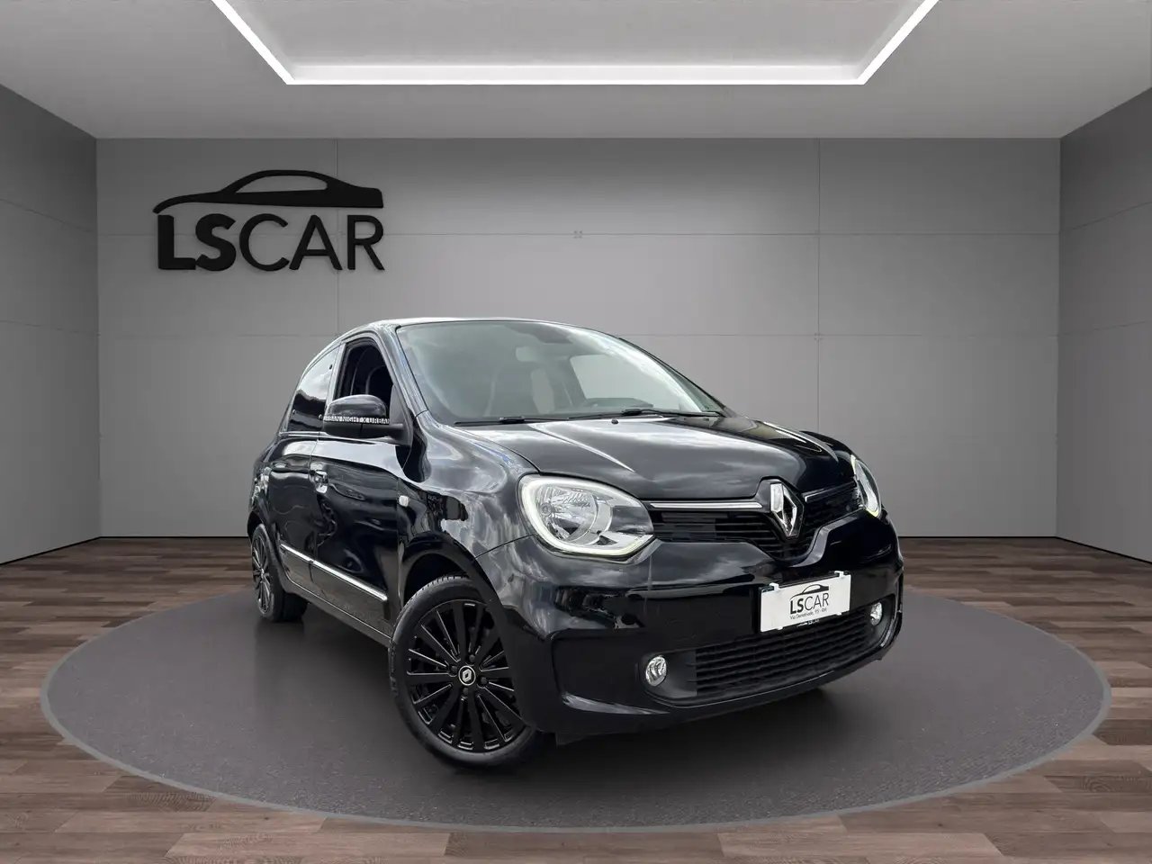 Renault Twingo 1.0 Urban Night - Unipro - Promo Finanziamento - Pari nuovo - Schermo Touch — photo 1 of 15