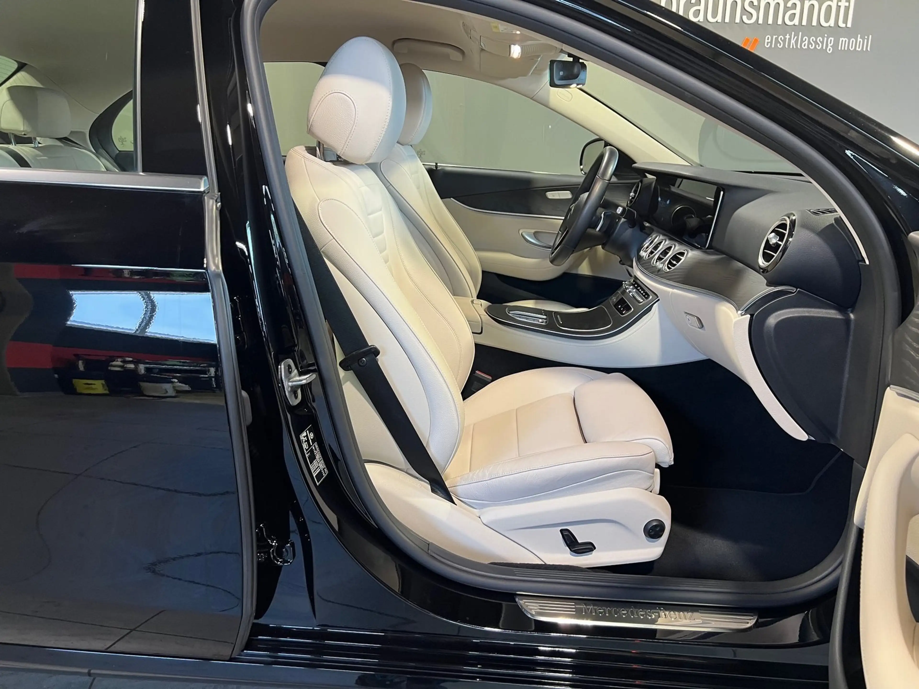 Mercedes-Benz E 450 Avantgarde 4M PTS/LED/Ambi/Kame/Distr/MBUX — photo 9