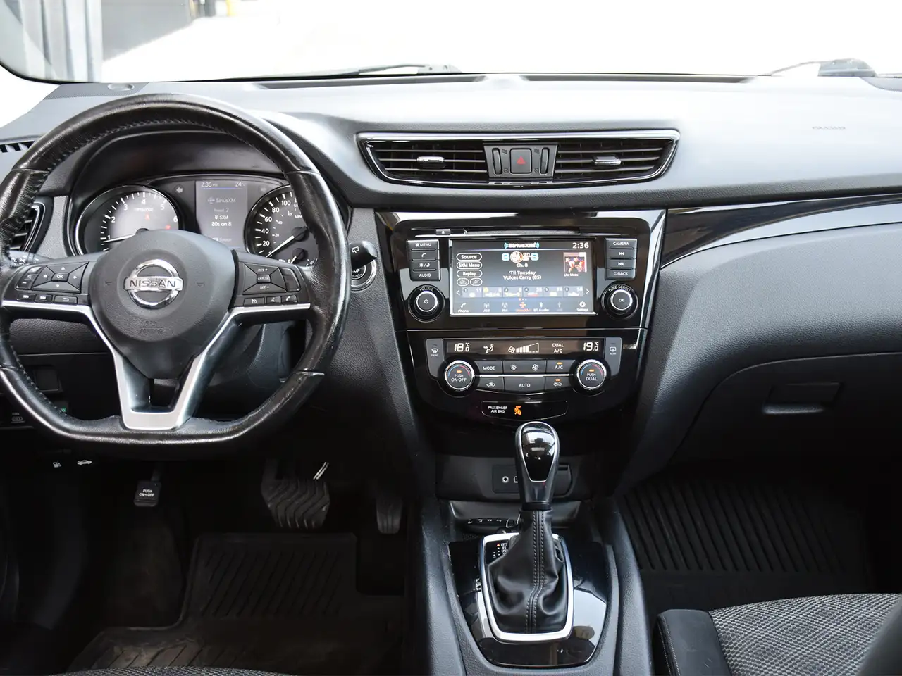 Nissan Qashqai снимка Nissan Qashqai