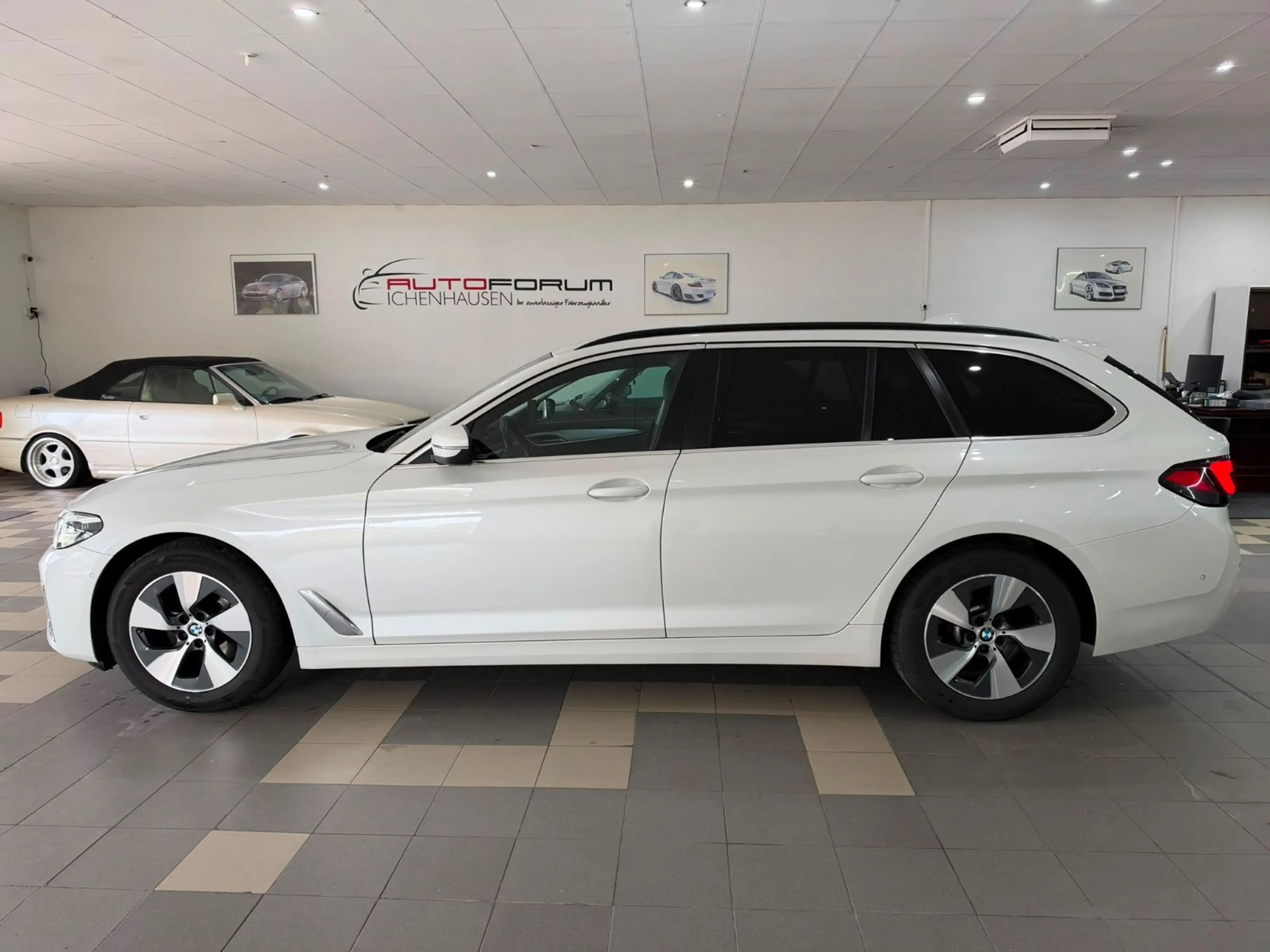 BMW 520 d xDrive Touring — photo 3