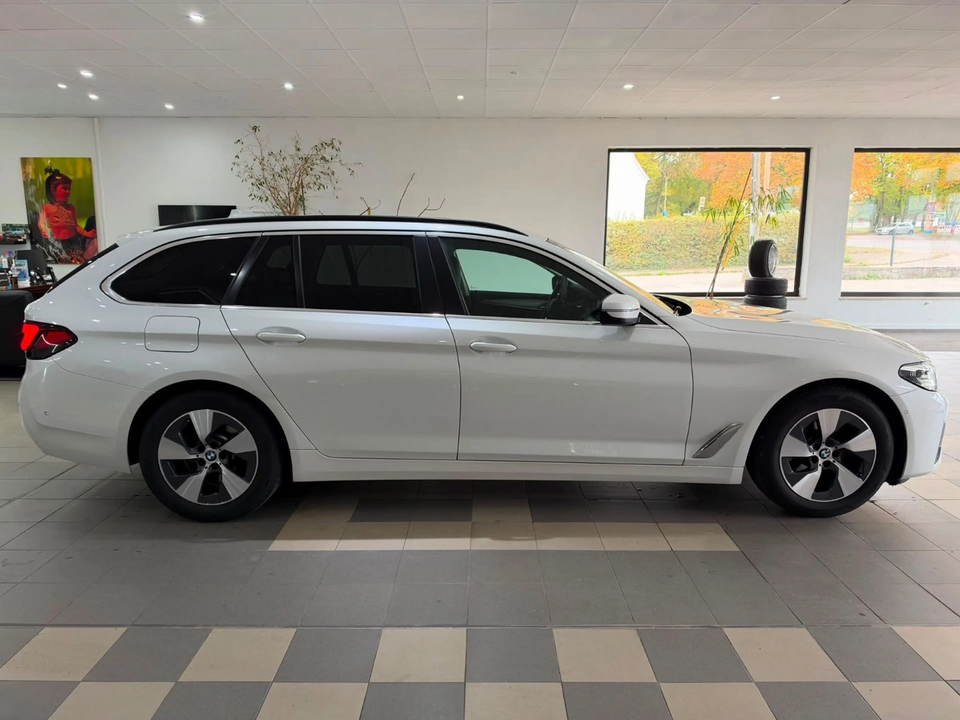 BMW 520 d xDrive Touring — photo 7