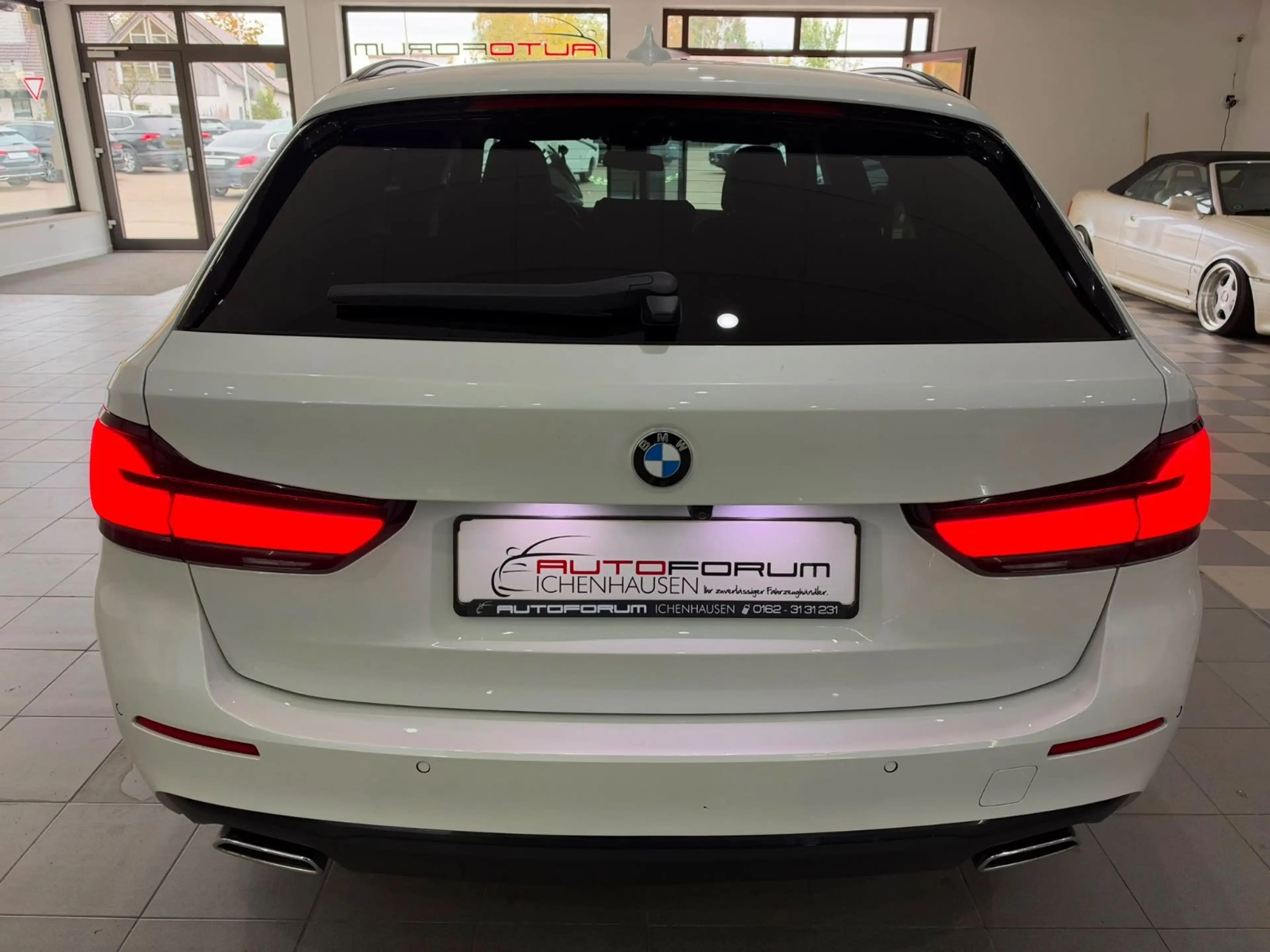 BMW 520 d xDrive Touring — photo 5