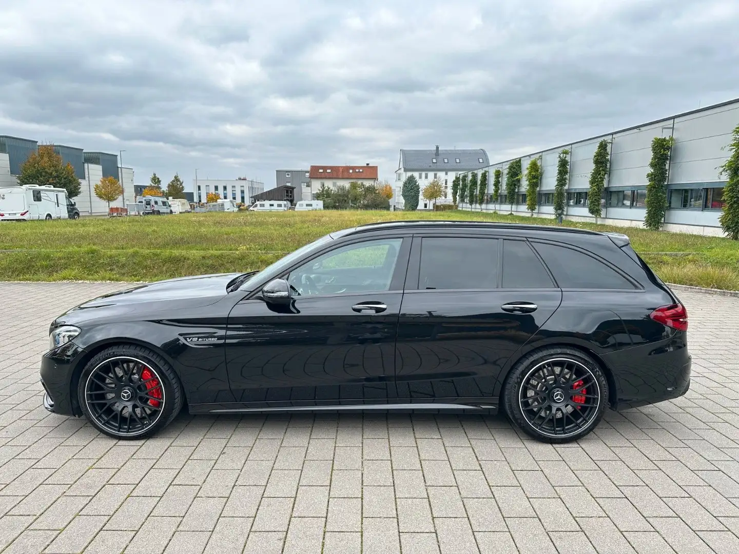 Mercedes-Benz C 63 AMG s MB100/Night/Pano/360/Distronic+/Burme. Schwarz - 2